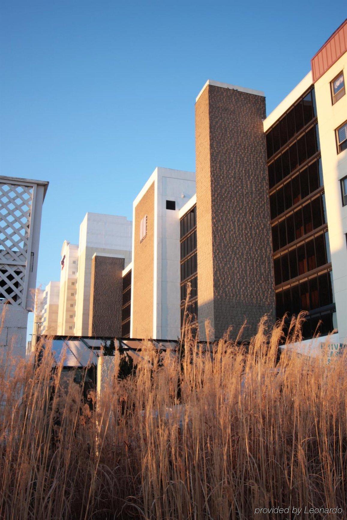 The Barclay Towers Hotel And Resort Virginia Beach Buitenkant foto