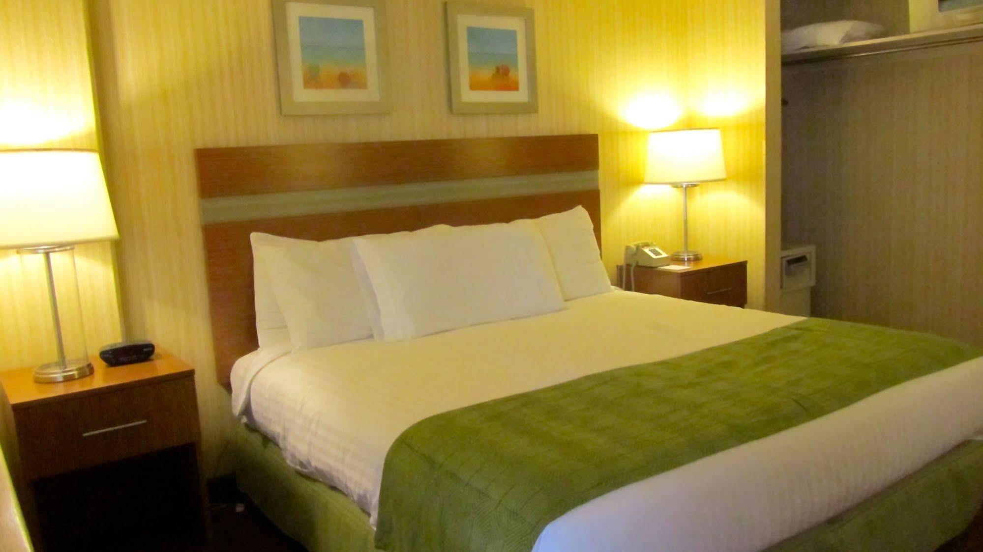The Barclay Towers Hotel And Resort Virginia Beach Buitenkant foto