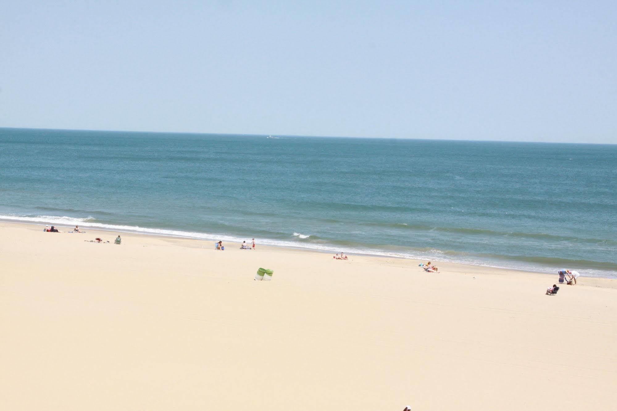 The Barclay Towers Hotel And Resort Virginia Beach Buitenkant foto