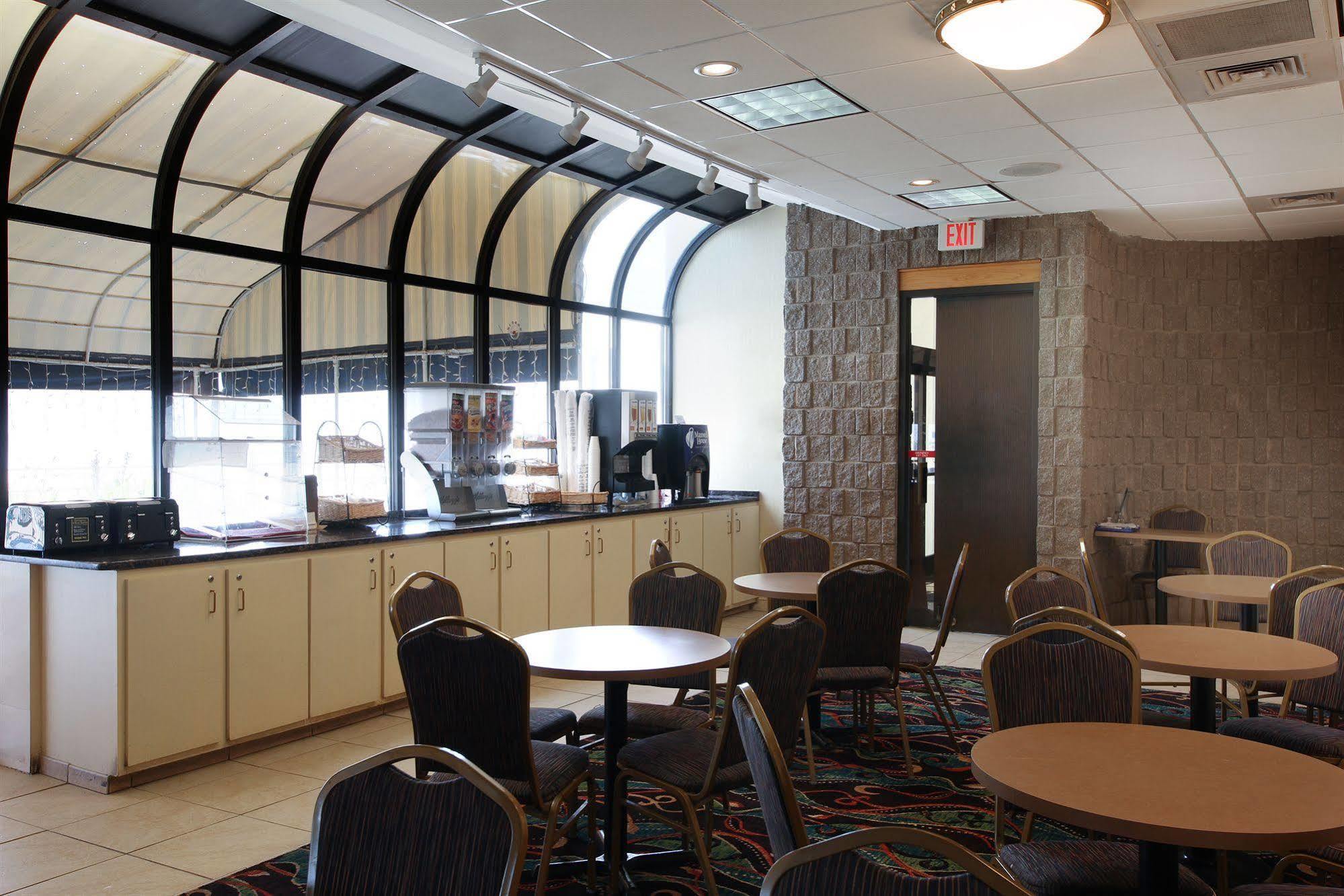 The Barclay Towers Hotel And Resort Virginia Beach Buitenkant foto